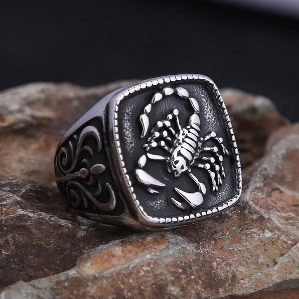 Yeni Tasarım Vintage Scorpion Ring Punk Eşsiz 14K Altın Hayvan Yüzükleri Erkekler Kadın Yaratıcı Partisi Takı