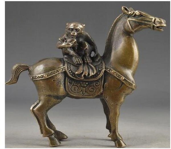 Copper Antique antigo vintage Brass Mão de trabalho martelado O Monkey Riding Horse Lucky Statue Tools Decoration Wedding Brass Antique CRA3527839