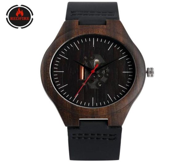 Redfire Irregular Graving Dial Hold Dial Wood Wood Watch Men Quartz Movimento preto de couro genuíno Mens Pino Pin Buckle4395168