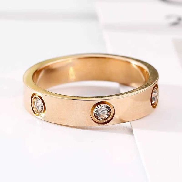 Van -Armband -Pattern Textur und Persönlichkeit Drei Diamant Roségold Ring für männliche und weibliche Paare Titanstahl plattiert Goldpaar Ring Schmuck Schmuck