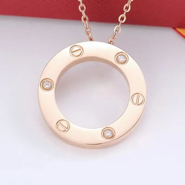 2024Love Schraube Anhänger Halsketten Titanstahl Designer Buchstabe C mit Diamant Luxus Jewlery Geschenke Mädchen Gold Silber Rose Großhandel nicht Fade Juwely Q14