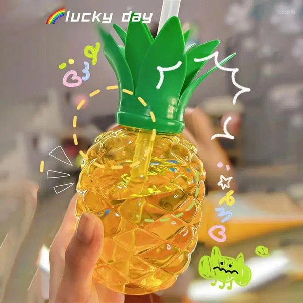 Mughes Insty Style Creative Pineapple Aspirazione Cuca di latte tè carino per bambini succo di succo di frutta di plastica in plastica bottiglia tazza d'acqua