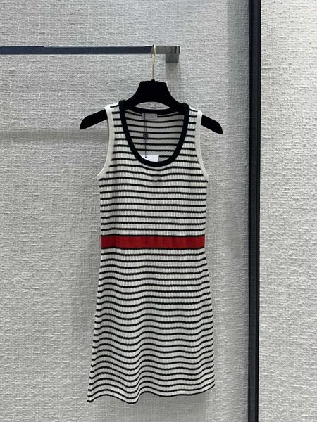 Vestidos casuais 2024 Primavera/verão Branco preto e vermelho contraste redondo pescoço listrado saia de tanque listrada mangas A-line Woman Mni Dress