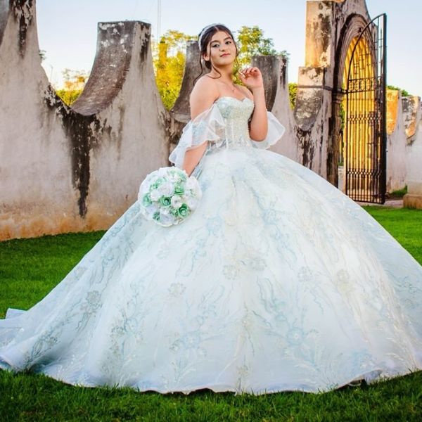 Scintillio verde chiaro Quinceanera abito da ballo in pizzo in pizzo corsetto in cristallo tull da spalla dolce 16 vestido de 15 anos