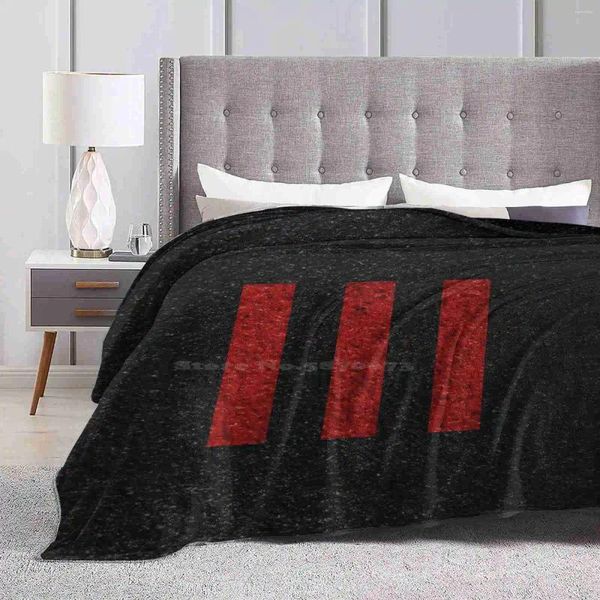 Coperte Tre colpi che vendono stampa personalizzati in flanella morbida coperta rossa nera texture di sabbia acrilica geometrica scura