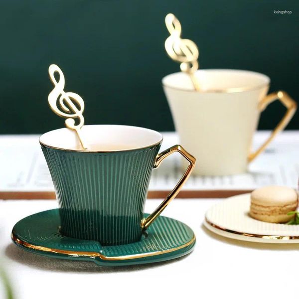 Tazze di caffè in ceramica retrò Nordic e piattino con cucchiaio di tè dorato dipinto a mano set Home Breakfast Fucero Fina d'avena CE / UE