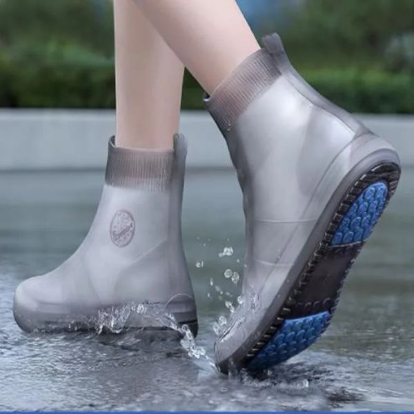 Botas de chuva de botas de borracha de silicone e sapatos impermeáveis cobrem crianças em um dia chuvoso botas de chuva ao ar livre Antiski de espessamento alto