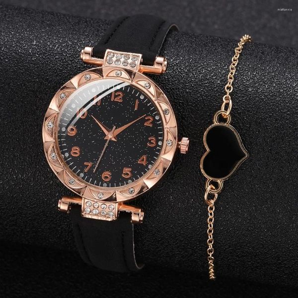 Armbanduhren 2pcs einfach lässige Luxus -Strass -Zifferblatt Frauen Watches Herzarmband Armbanduhr Set Female PU Leder Band Quarz Uhr Uhr