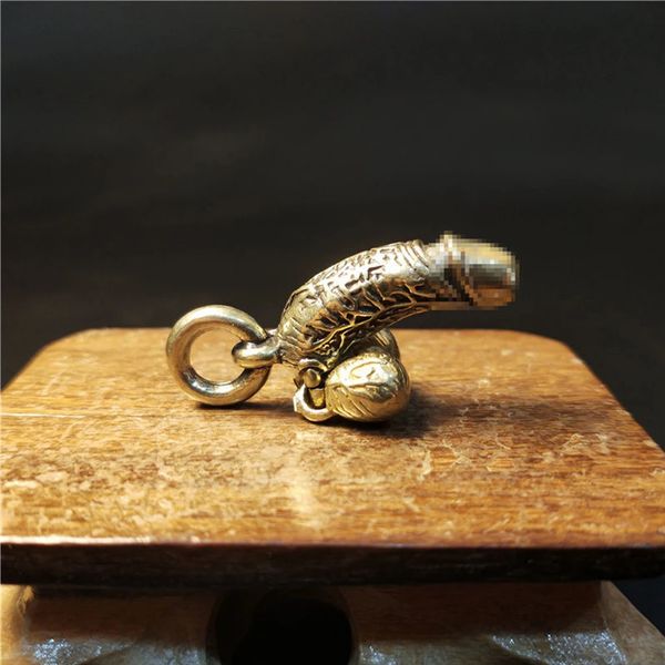 Penis masculino de bronze em miniatura vintage pingente de garota criativa para a cadeia de jóias anel DIY Crafts decoração 240408