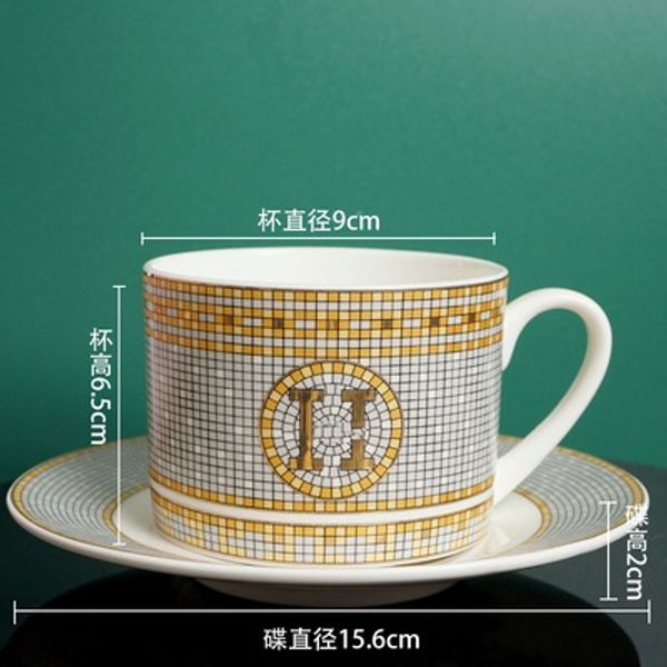 Marca di moda osso cinese tazza di caffè set europeo piccolo leggero lussuoso set da tè squisito set di caffè all'ingrosso