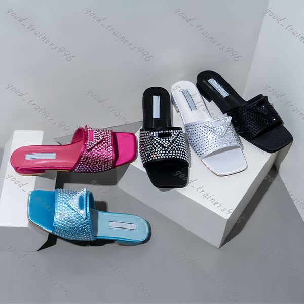 Дизайнер роскошной тапочки Slipper Ladies Треугольник Rute Slipper Luxury 2023 Summer Slipess Ladies Beach Cracky Heels Classic P Sandals Low Hel Slapper для женщин