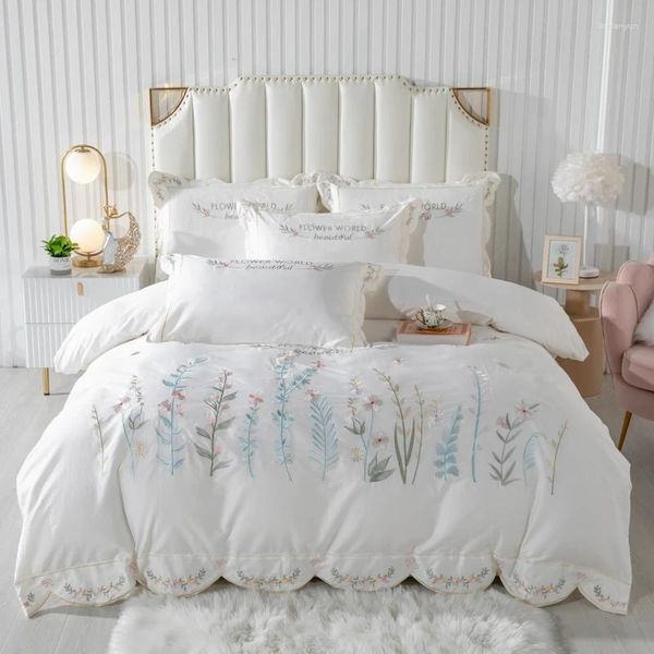 Bettwäsche Sets Luxus 100er ägyptischer Baumwoll elegante Blumen Stickereien Prinzessin Set Quilt/Bettbedeckungsbett Leinen ausgestatteten Blechkissenwaren