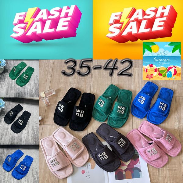 Yeni Stil Tasarımcı Terlik Sandalet Sandalet En Kalite Lüks Kadın Malzeme Rhinestone Velcro Bant Partisi Yumuşak Oda Platformu Kayma Büyük Boyut 35-42 GAI