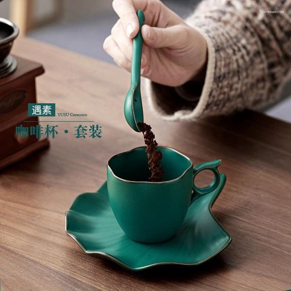 Tazze di tazza di caffè in ceramica e set di piattino europeo piccolo tè pomeridiano di lusso con cucchiaio per colazione latte