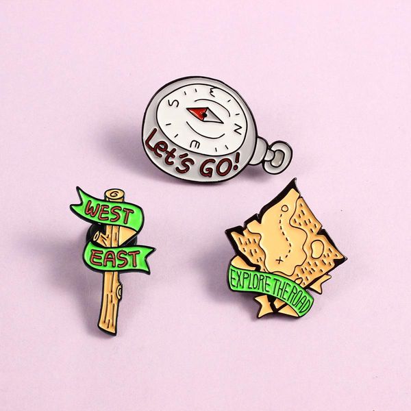 Lessiamo le spille esplorano la road map ovest Guidepost Compass Lapel Pin campeggio Explora Adventurers Badge Gift