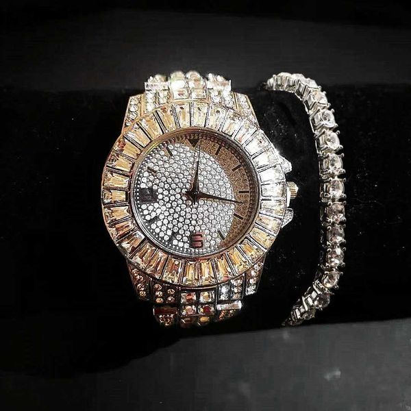 Frauen Uhren 2pcs/Set Iced Out Watch Tennisarmband für Männer Frauen Luxus hübsches Mode Bling Gold Damen Frauen Uhren Relojes Para Mujer 240409