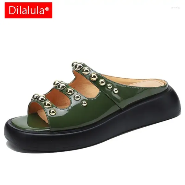 Sandalen Dilalula Frauen Metall Nieten Retro -Slipper Flatplattform Peep Zeh Freizeitige Sommer echte Lederschuhe Frau Frau