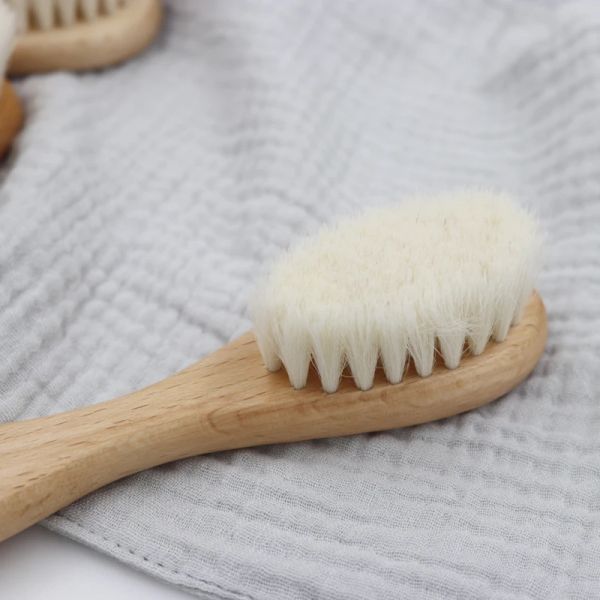 Sicurezza delle vendite a caldo di buona qualità in lana naturale faggio in legno pettine per bambini.