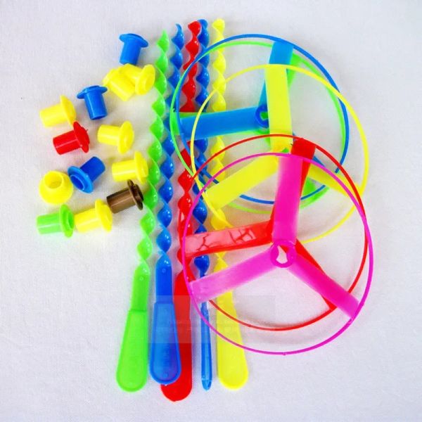 20pcs Flying Helicopter Spielzeug Hand rotierender Kreis Bambus Libelle Hand reiben Plastikpropeller für Outdoor Flying Toy Kids Gift