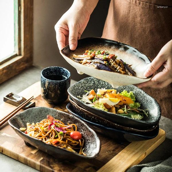 Piatti di piatti speciali per piatti di ristorante a forma speciale in ceramica a piede vegetale di pollo per cucina