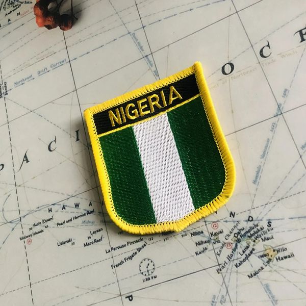 Nigeria National Flag Bordado Patches Badge Shield e Square Shape Pin Um conjunto na decoração da mochila de braçadeira de pano