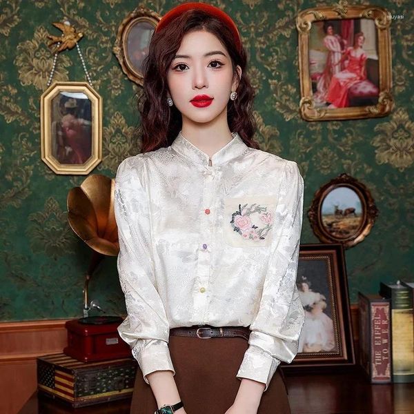 Blusas femininas Camisas de cetim Primavera/Verão estilo chinês Seda solta Mulheres vintage Tops Bordado Roupas de moda Ycmyunyan