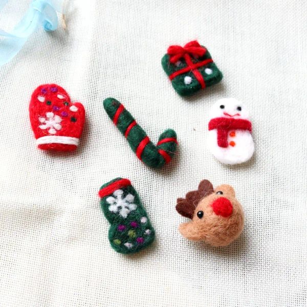 2pcs Wool Felt Diy Craft Mini Ball Kits Diy Acessórios Decorações de árvore de Natal Broche Crianças Crianças Decoração