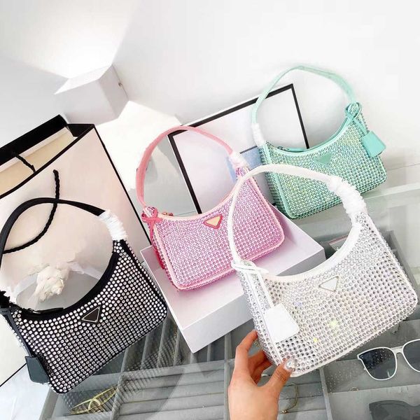 Moda Feminina Bolsa de Designer de Strassina Triângulo de Diamante de Luxuris Bola Undermail Bolsa Bolsa Bolsa de ombro brilhante Man Bolsa Rosa Crossbody Lady Clutch Sachs