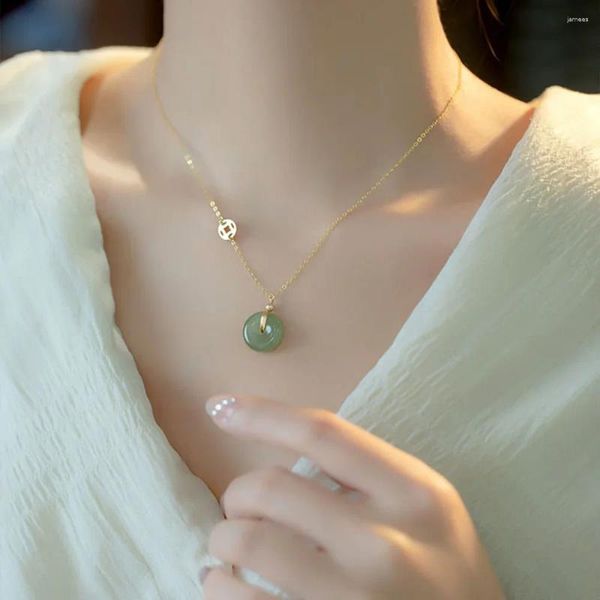 Colares pendentes imitando jade para mulheres estéticas moedas de cobre clavícula colar de gargantilha de clavículas de garanhão de jóias requintadas colares de presentes