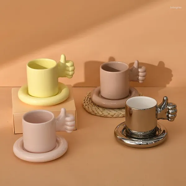 Kupalar yaratıcı başparmak yukarı seramik kahve fincanı eğlenceli doğum günü hediye kahvaltı sütü soyut parmak kupası ofis su
