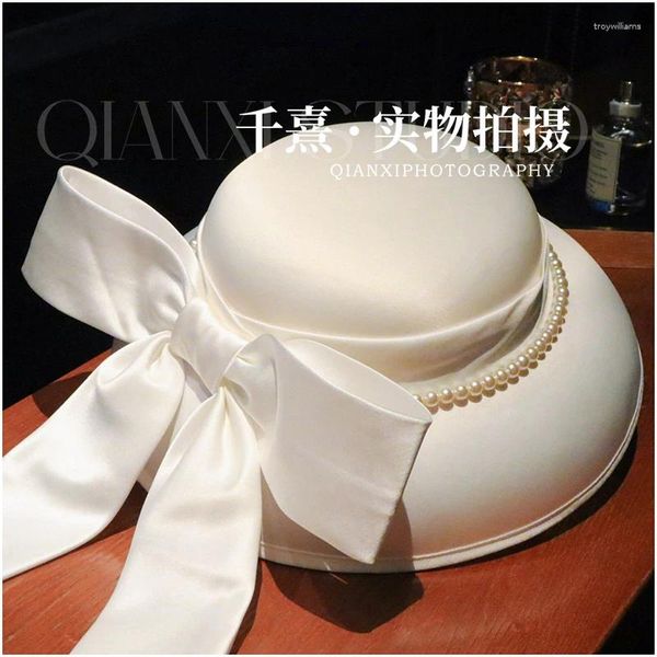 Boinas 2024 Luxo grande chapéu profundo chapéu branco pérolas de cetim cetim casamentos no noivo festas de cocktail formal shoots fedoras