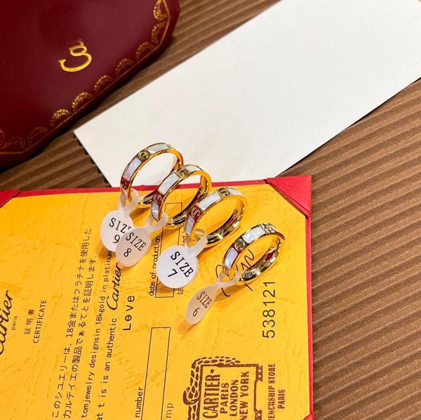 Schraubenring-Designerin für Frauen Premium 18 Karat Gold-Plated-Perlmutter Inlay-Ringe elegante und luxuriöse Designs für Frauen Valentinstag Geschenke Größe 6 7 8 9