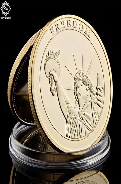 2001911 Lembre -se de ataques 1 World Trade Center estátua da Liberty Gold Plated Gility por recordar a History Collection3499964