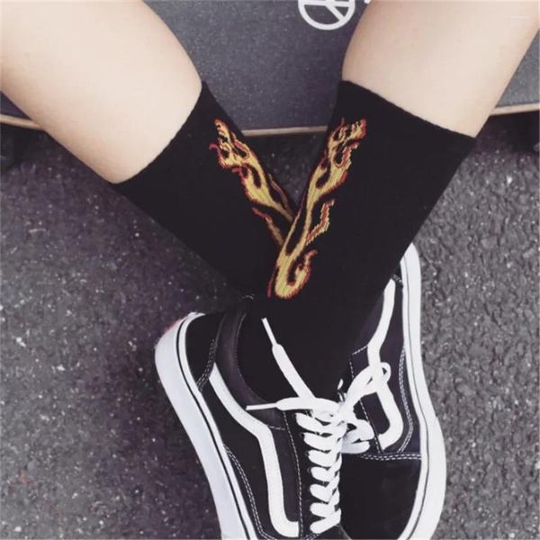 Männer Socken Männer Mode Hip Hop Hit Color on Fire Crew Red Flame Blaze Power Torch Wärme Street Skateboard Baumwolle lange