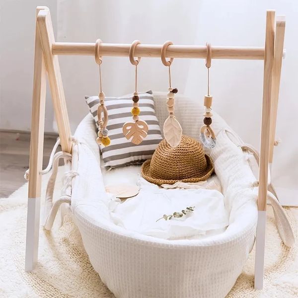 Baby Toys Wooden Play Gym Gym pendurado portador de cama móvel Pingente de pingente de pingente de brinquedo Bell Wood Rattle Ring Born Educational 240409