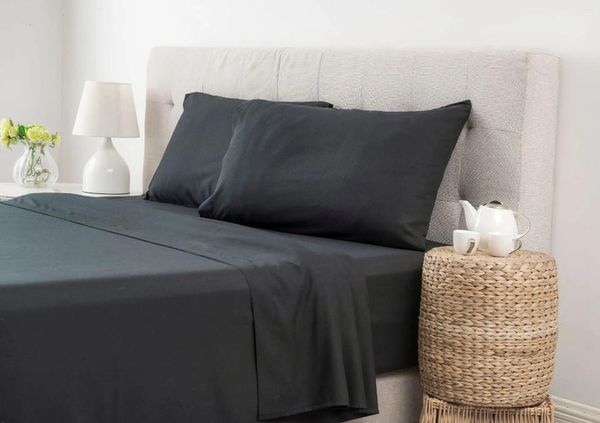 Bettwäschessätze reine Farbe Einfaches Bettblatt Vierköpfig nicht rutscher Schutzabdeckungsset DuvetCover2PCS Kissenbezug 1 Angeordnet