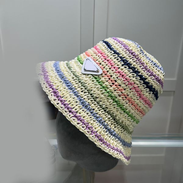 Sommer-Strohhut Luxusdesigner Eimer Hut handgewebten Strandhut-Hut lässige Männer und Frauen Mode-Hut klassisches Dreieck Logo Fischermäntel Hut (B0137)
