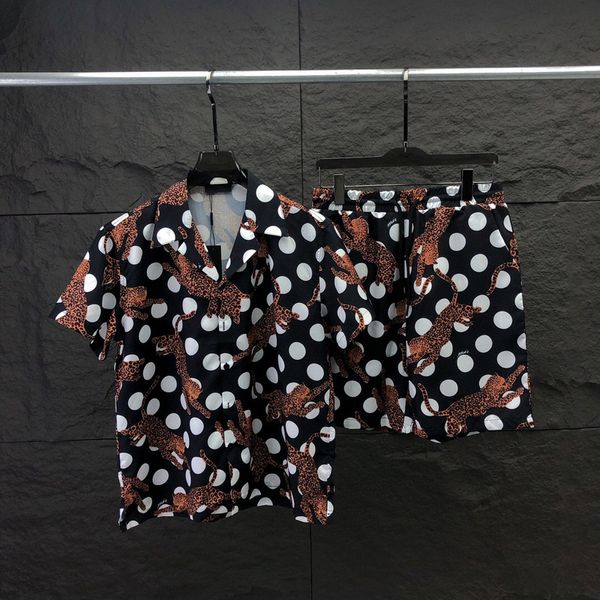 24SS EUA Allover Leopard Polka Dot Print Tee Fashion Beach Cirtas casuais homens Menina Primavera Camise