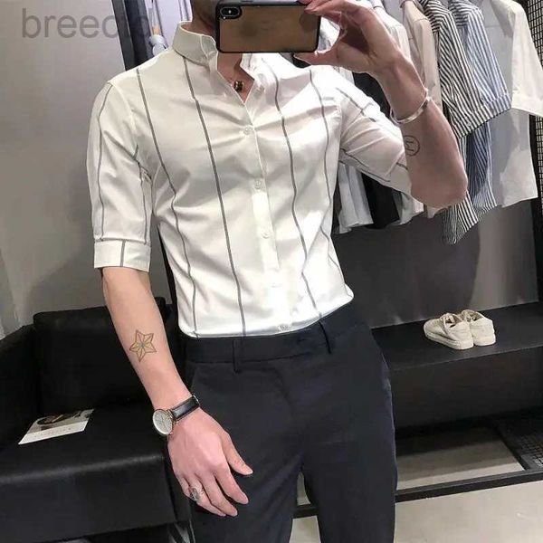 Camicie casual maschile maschere da uomo elastica versione coreana Trend camicia a maniche lunghe a strisce di base Abito casual free gratis camicia a maniche corte A3410 240409