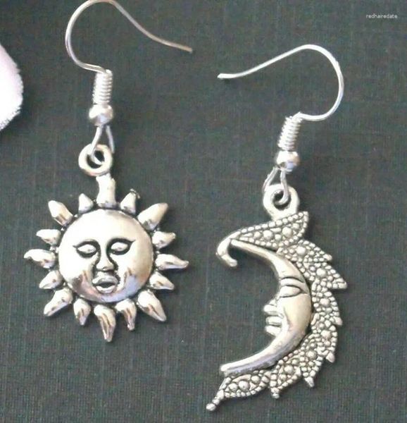 Brincos de moda Moda Tibetana Sol e Crescente Lua Assimétrica Hoops Celestial Hook Wicca Pagan Star BFF Presente