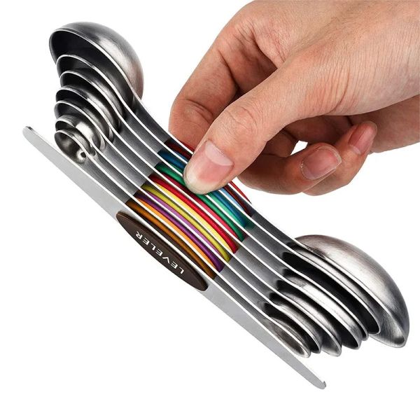 Set da 9 pezzi di cucchiai di misurazione a due teste magnetici e cucchiai di misurazione colorati per cottura e cottura precise