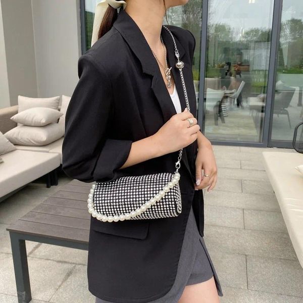 Omuz çantaları moda tasarımı parlak elmas çanta messenger zinciri kadın sonbahar 2024 basit rhinestone silindir çanta