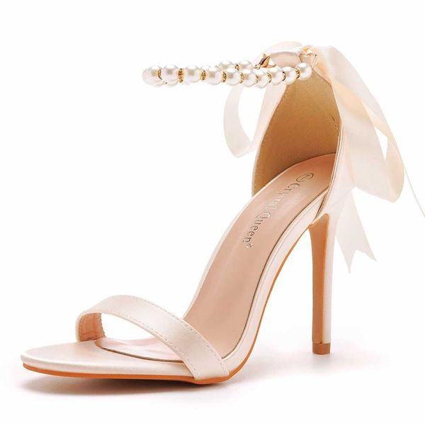 Scarpe eleganti Crystal Queen sexy Teli alti pompe femminile Sandals alla caviglia Sandali di seta nastro di seta White Women Wedding H240409 Zec5