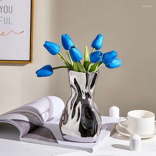 Vasen moderne luxuriöse versilberte plissierte Keramik -Vase -Dekoration Wohnzimmerlayout Einfacher Creme Stil