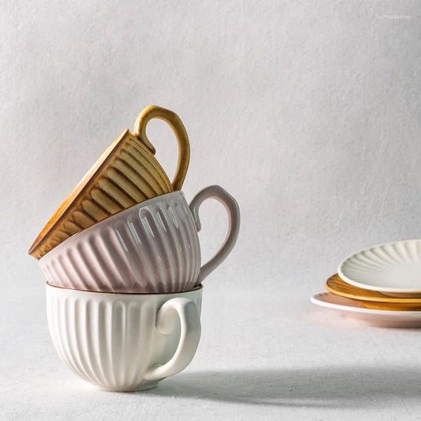 Tazze di tazze di caffè in ceramica grosso set tè e piattino in ceramica europei