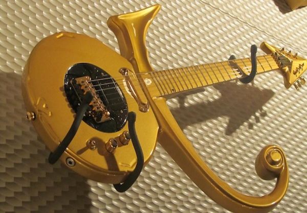 1993 Guitarra rara Prince Gold Love Symbol Electric Guitar