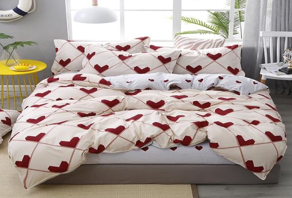 34pcs Bedding Set Soft Heart Red Love Love Stripe Tampa da capa da cama de cama de cama menina adolescente Mulher decoração de decoração T200405865347