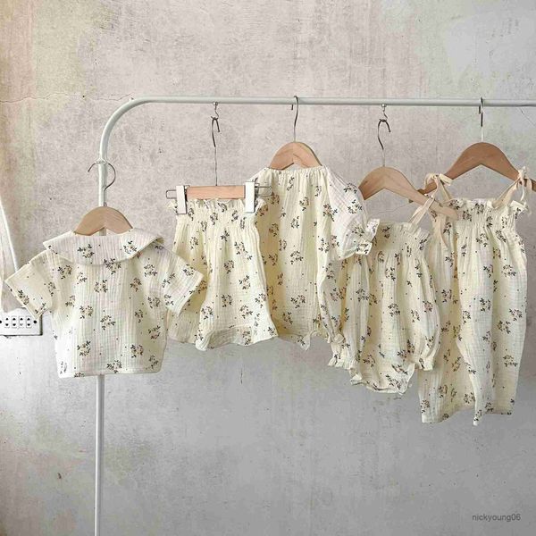 Roupas conjuntos de veados jonmi 2023 recém -nascidos de verão meninas florais estampados com mangas curtas Tops de altas altas curtas de babados de 2pcs roupas infantis