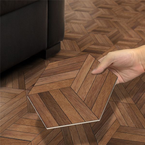 Adesivos de piso de espuma hexagonal de 1,6 mm de espessura de cozinha banheiro adesivo de areia de madeira renovadora de madeira de mármore de mármore de mármore decoração