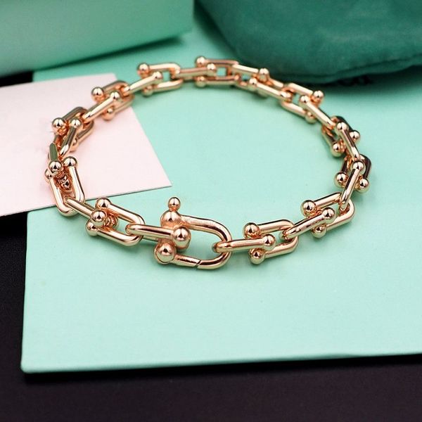 2022 Orecchini Collana braccialetti hardware Special Design Chain Men and Women Jewelry Gift PS 7202261Q